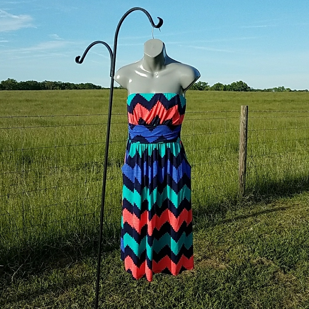 Strapless Chevron dress Size small